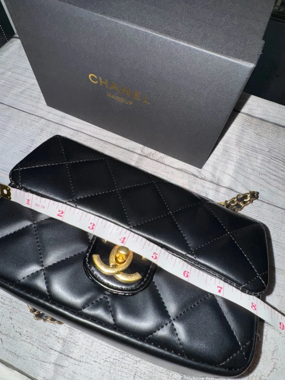 Chanel Makeup Bag charm crossbody purse chain CC black gold quilted - Picture 4 of 6